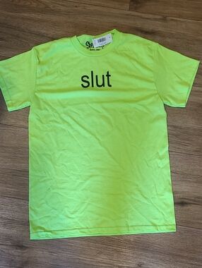 Spencer NWT lime Green T Shirt Sl@t Graphic In Black, Sz Small